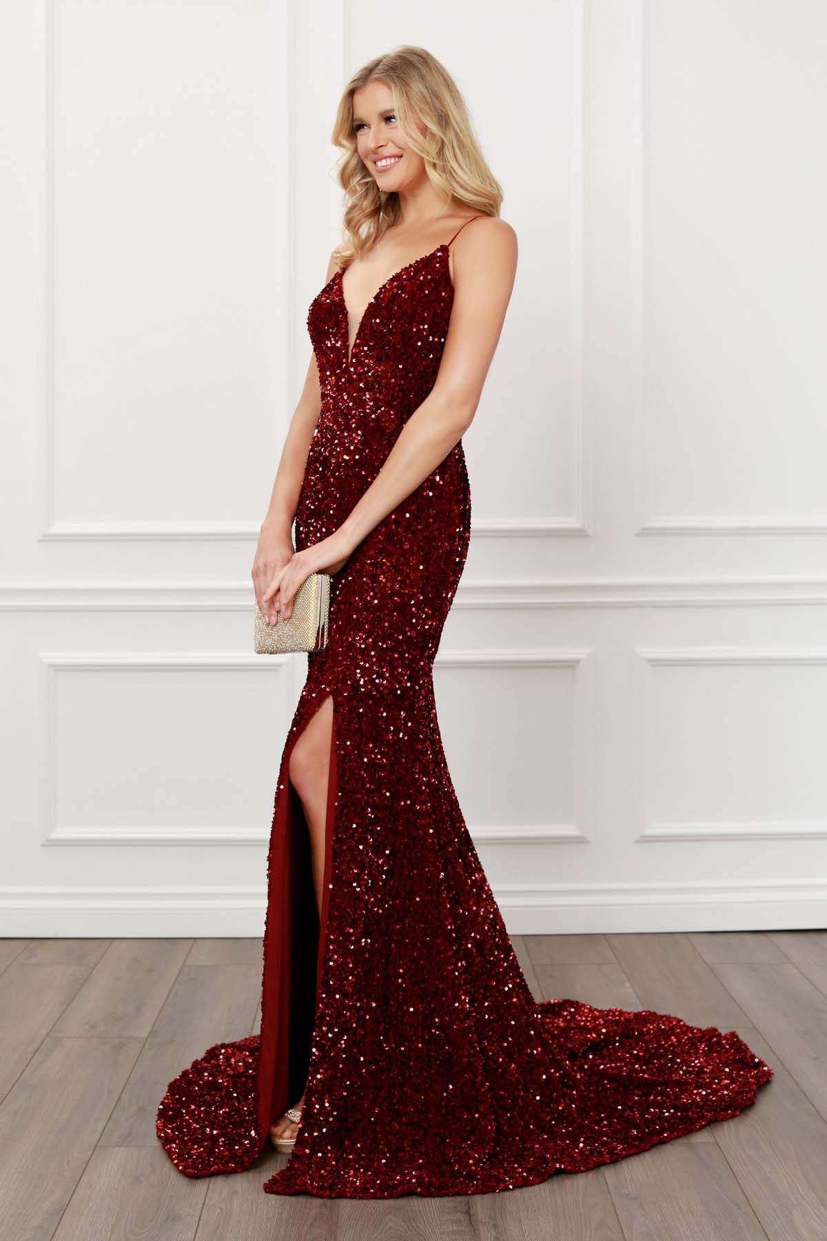 PLUNGING NECKLINE FITTED BODICE GLITTERY TRUMPET SKIRT