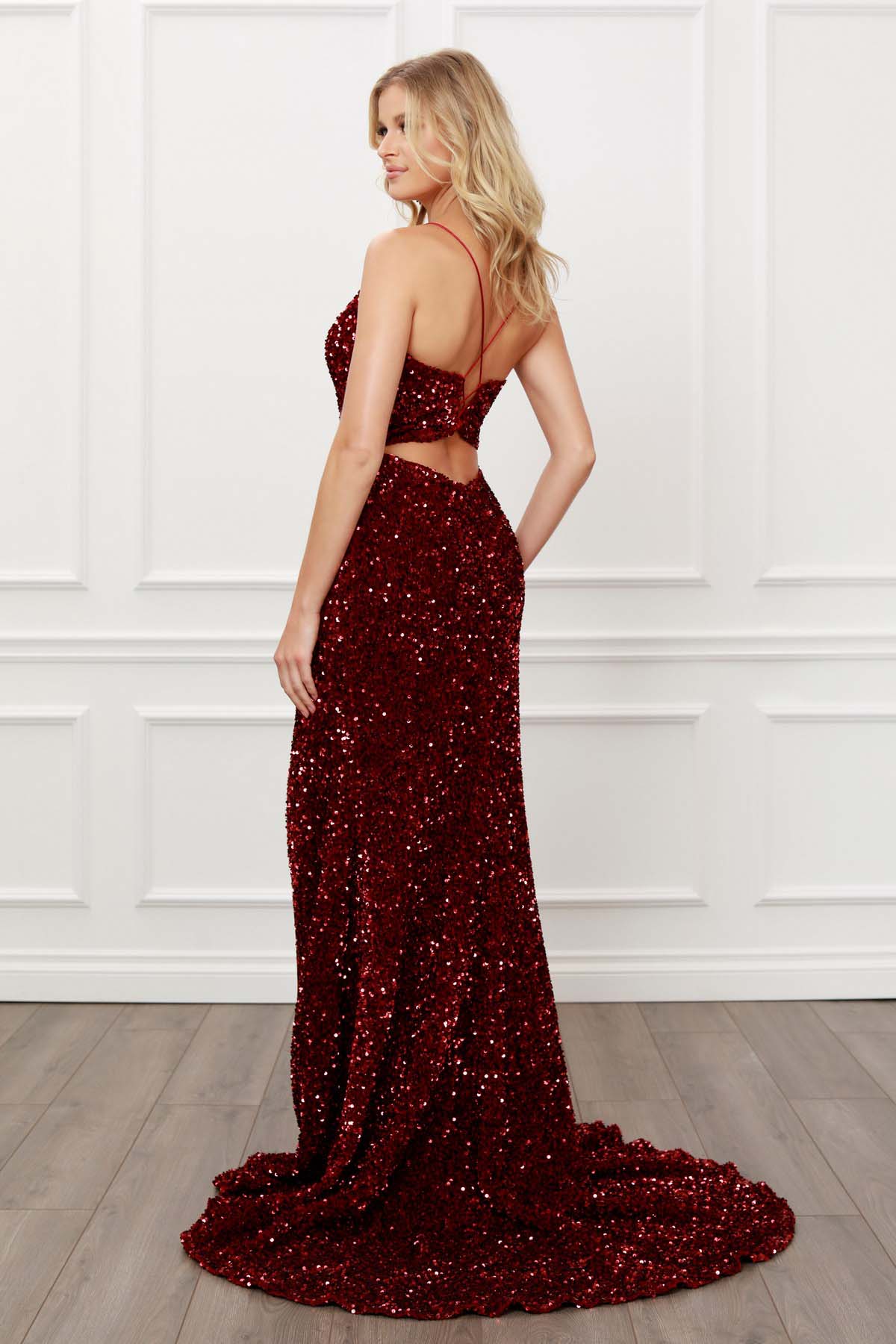 PLUNGING NECKLINE FITTED BODICE GLITTERY TRUMPET SKIRT - Colour Dress  Boutique